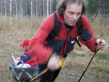 Poppis dragging a wheel.