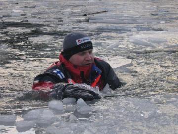 Toni in water in sking gear.